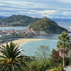 Usandizaga Apartment, Second Line Beach, Free Parking Apartamento
